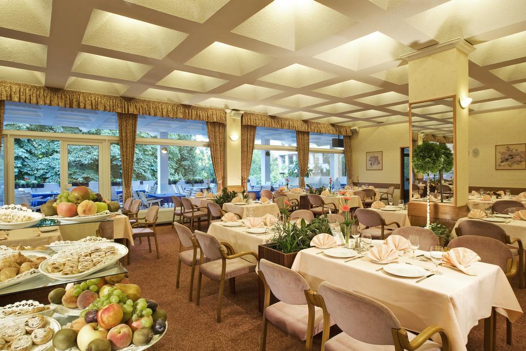 Hotel Patria 佩奇 餐厅 照片
